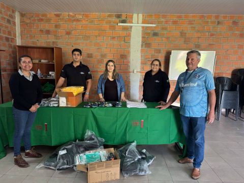 Productores reciben equipos de protección para uso seguro de plaguicidas