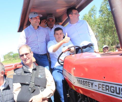 Con gran esperanza, se lanzó la campaña sojera 2023-2024, en la colonia Andrés Barbero, en San Pedro