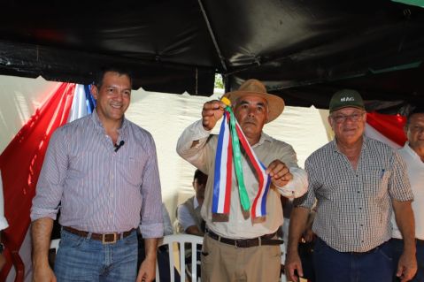 MAG entrego implementos agrícolas a productores de Granos 