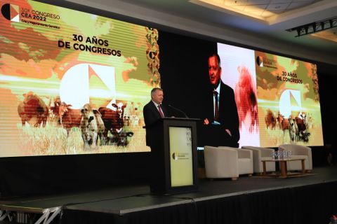 Ministro Bertoni  da apertura oficial al 30° Congreso Internacional de CEA, que se enfocará en la Cría y Mejoramiento Genético en la ganadería
