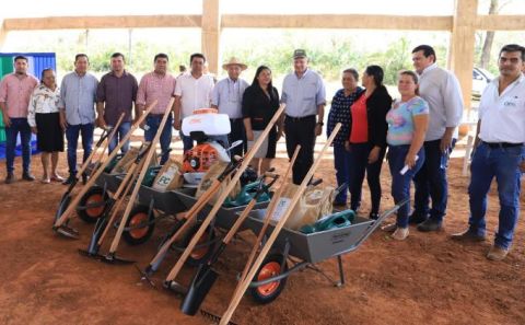 Produciendo la tierra, pobladores del distrito de Sgto. José Félix López en Concepción, quieren lograr una mejor calidad de vida