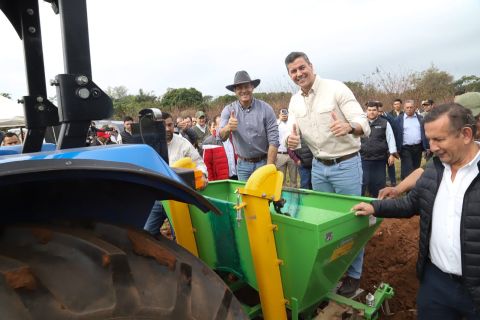 Más de 3.000 productores de Paraguarí reciben maquinaria e insumos con apoyo del MAG