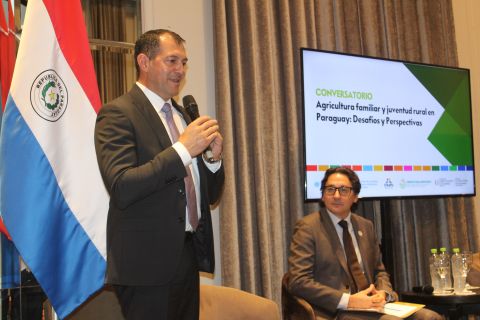 Ministro Giménez, participó del conversatorio Agricultura Familiar y juventud rural en Paraguay