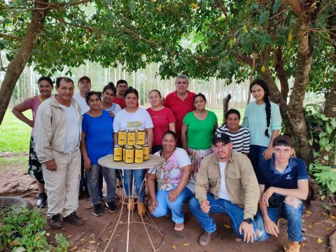 Productiva jornada de capacitación apícola y cosecha de miel